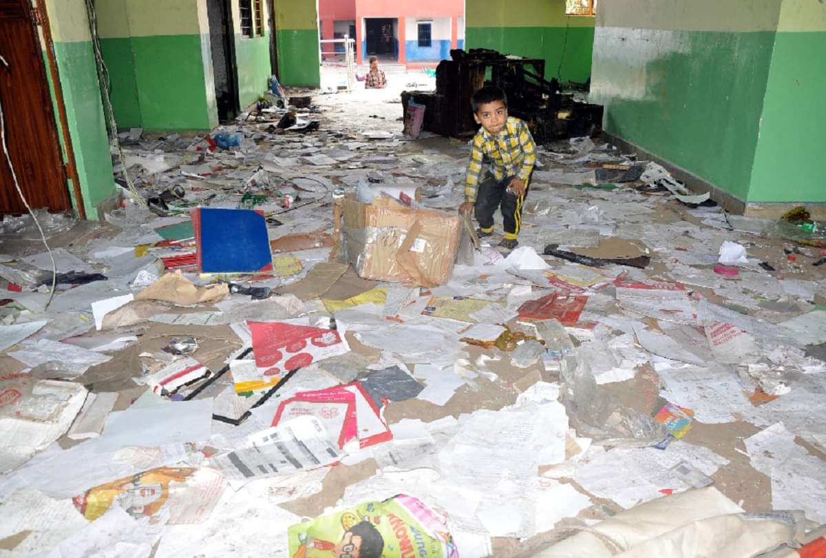 delhi violence shiv vihar school in Karawal Nagar mobs attacked petrol bomb