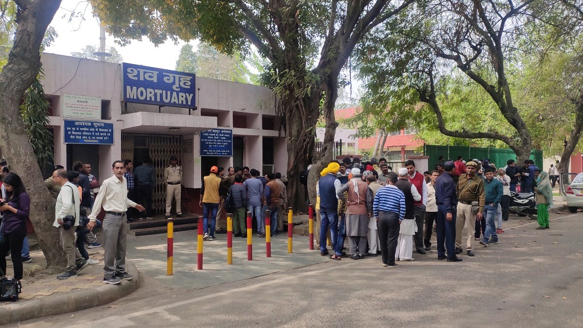 Family erupted over refusal of post mortem, beaten SI