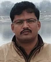 jaanch karane pahunche chaukee prabhaaree aur sipaahee ko peeta