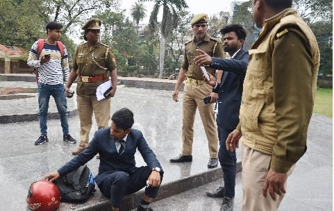 Youth came in panic after snatching a gun from PRD jawan in Gandhi Udyan
