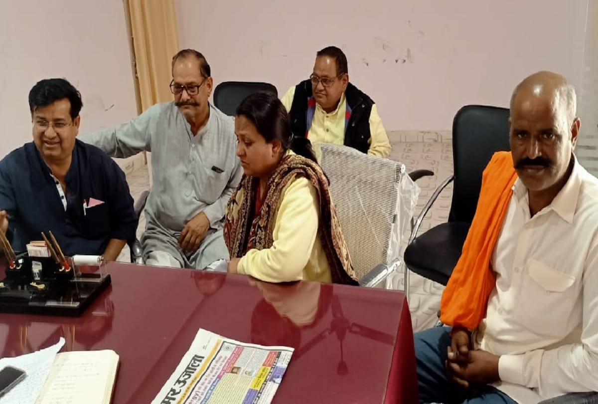 Jhansi six people found missing from Sipri bazar area police investigation going on