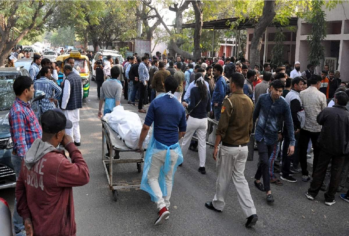 no Staff no bed yet Dr. Anwar treated to injured after delhi violence