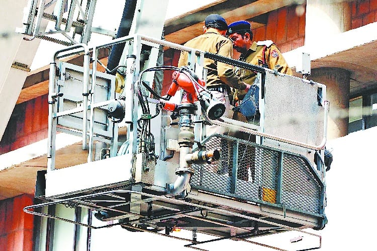 Hello Control Room, Bomb in RBI Building Save if you can, Mock Drill