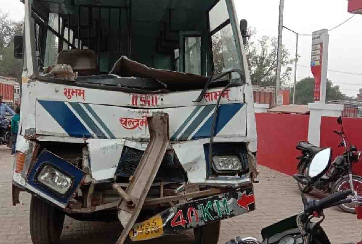 Mini bus crashed into truck, 29 injured