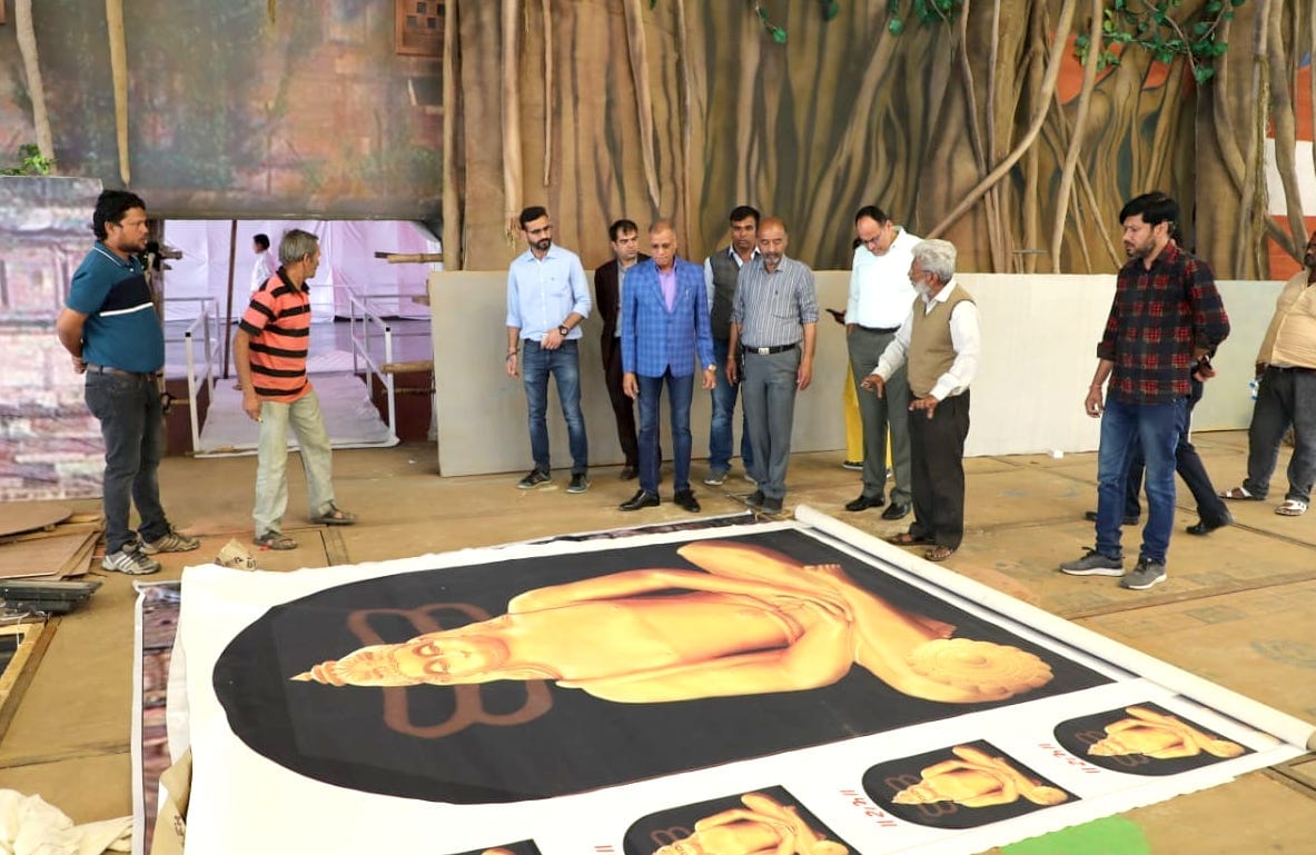 Yamuna Tire will hear 30 thousand devotees together in Prayagraj's Ram Katha
