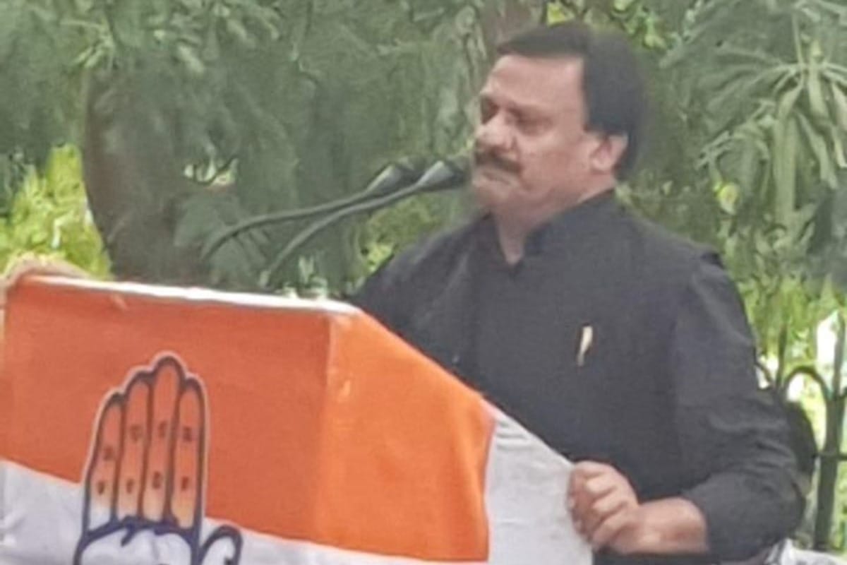Sajjan Singh Verma target CM kamal nath over his kitchen cabinet, claim it is full of bureaucrats