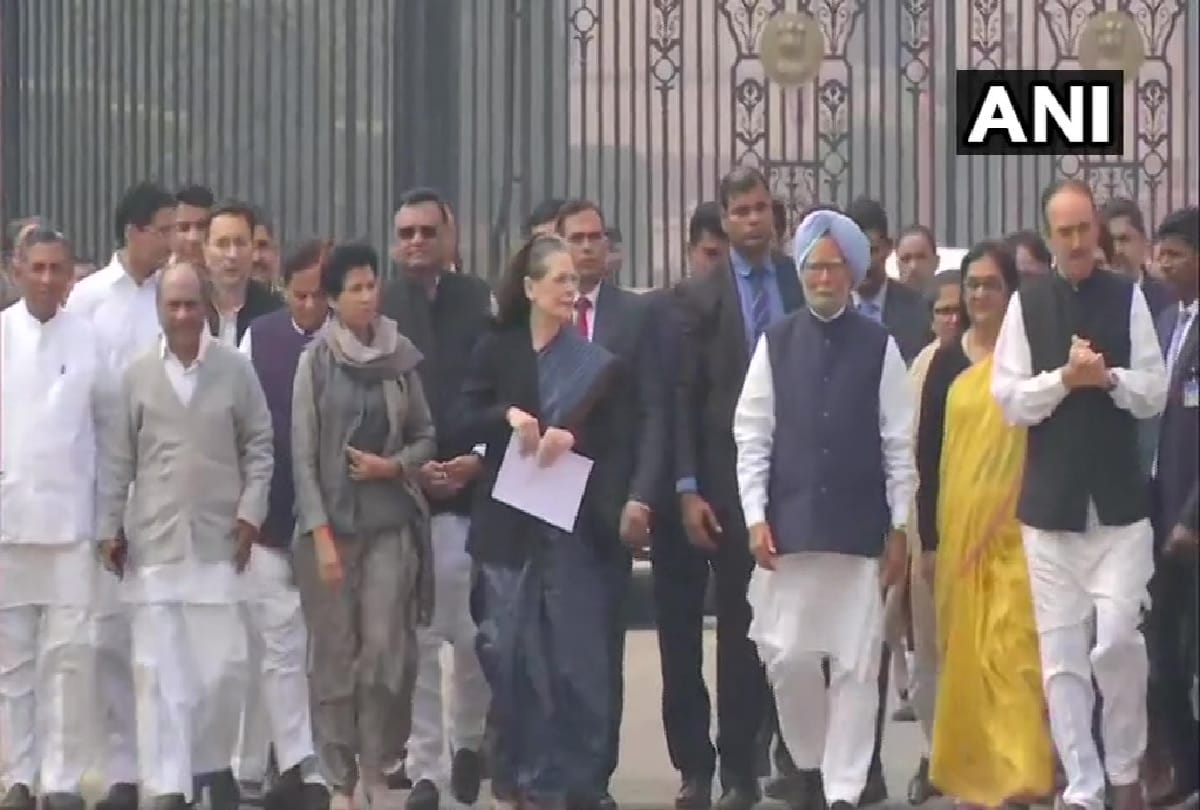 Congress march on Delhi Violence by Sonia Gandhi, Priyanka Gandhi BJP government Ram nath Kovind