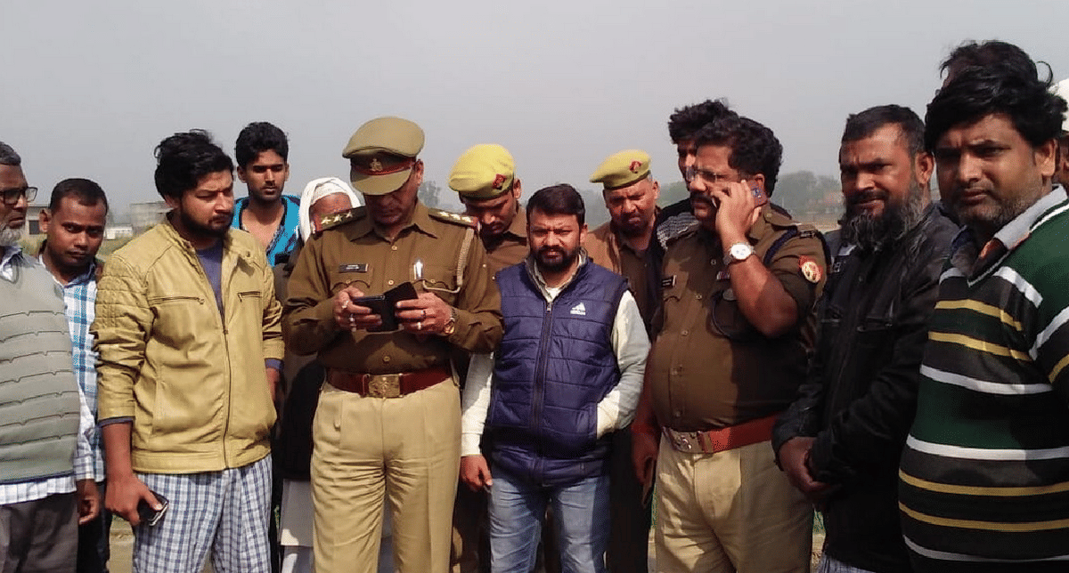 Tense in village due to breaking of cemetery wall and gate in azamgarh