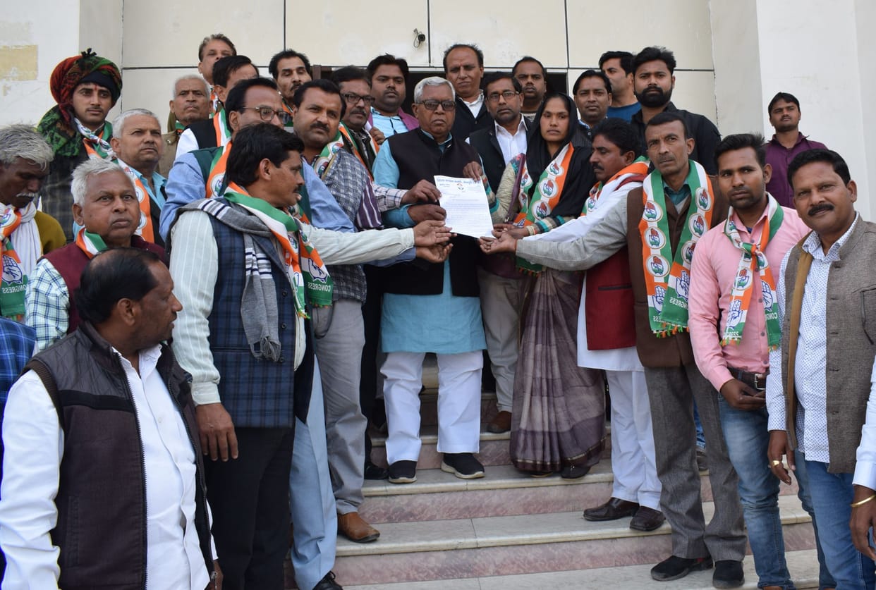 congress leaders meet sp leader