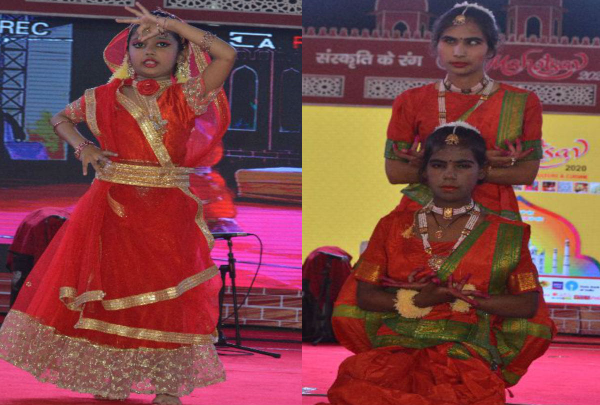 Taj Mahotsav Performance By Local Artist At Muktakashi Manch