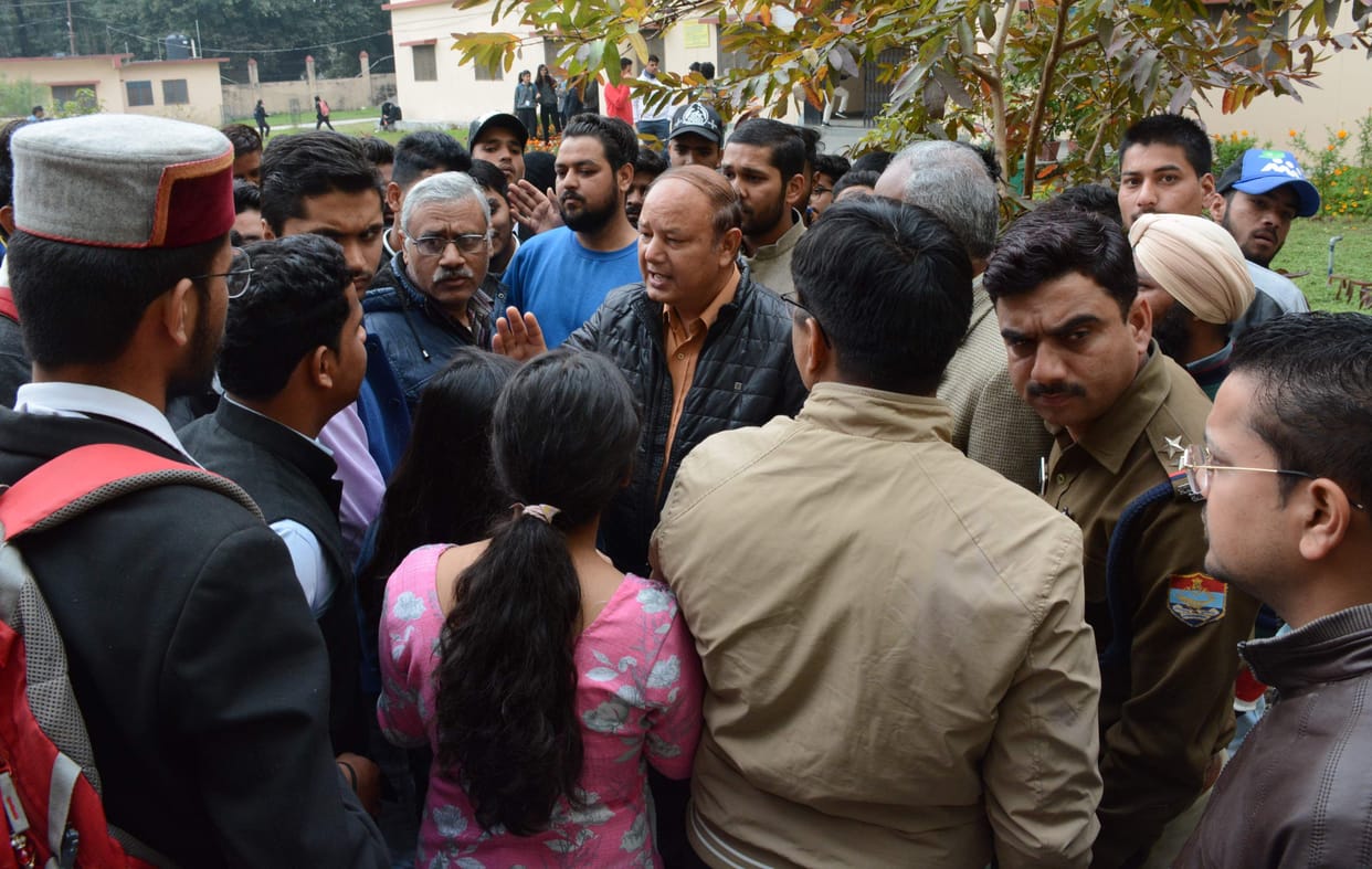 Students surrounded the Vice Chancellor of SGRR University