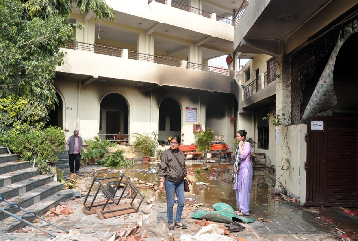 Schools will open for employees on Saturday after Delhi violence
