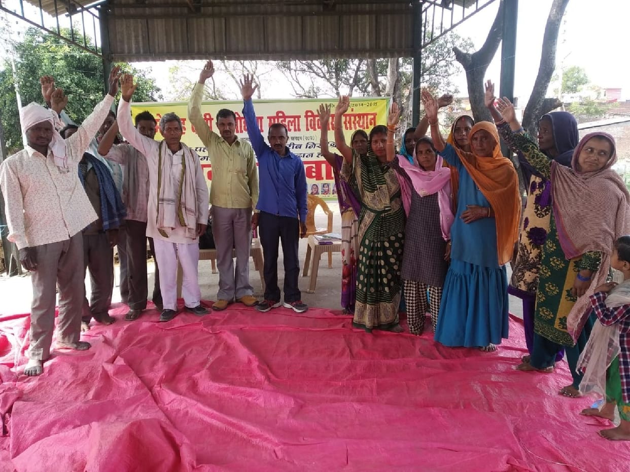 Women outraged by the closure of trains, performed