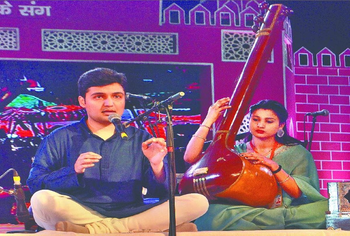 bollywood singer meet brothers performs in Taj Mahotsav 2020