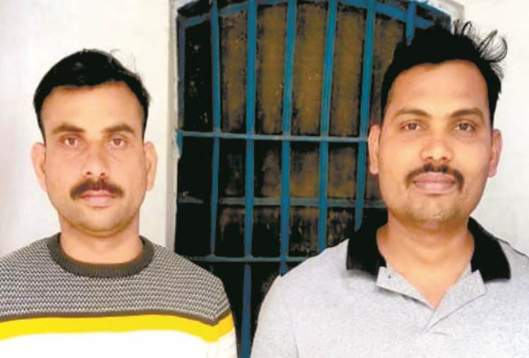 UP STF arrested two soldiers of army for making fraud on the name of job