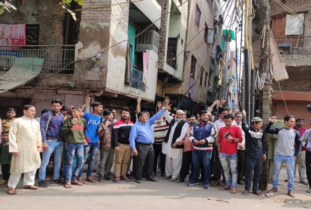 delhi violence Hindu masjid and Muslim temple  protect in shiv vihar