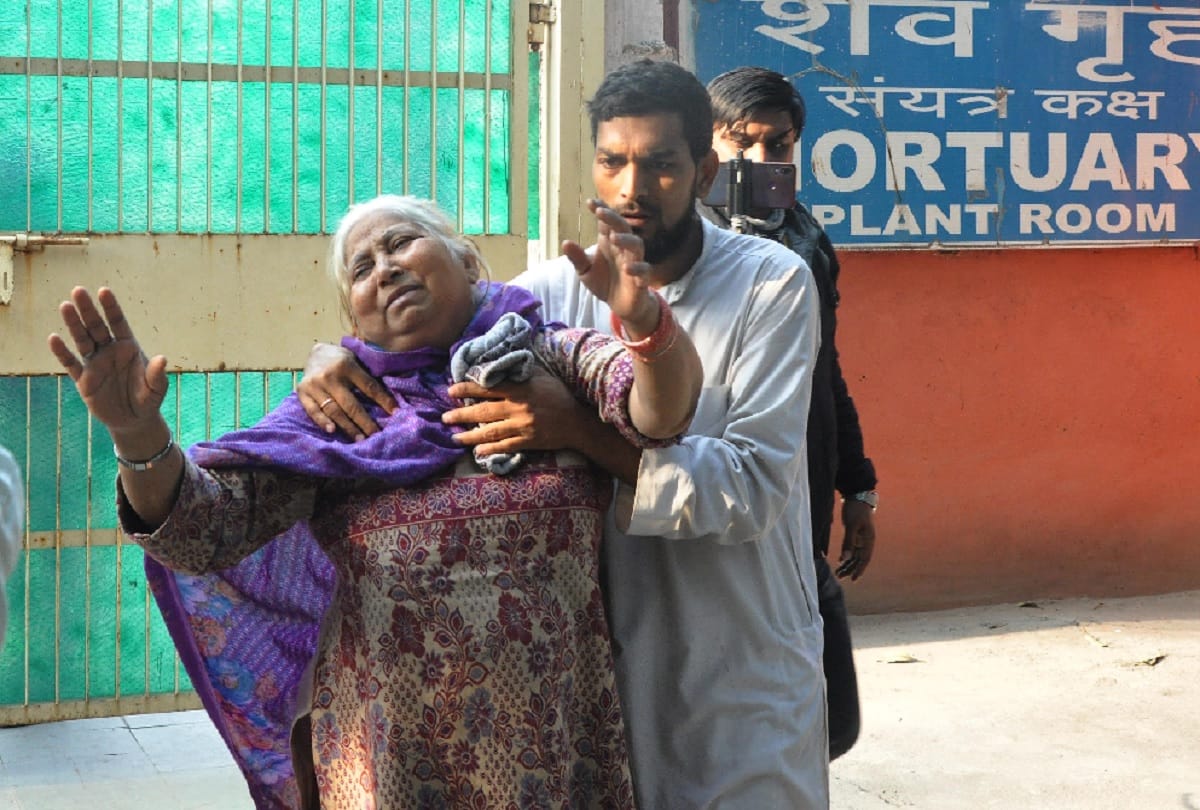 delhi violence see photos Sad family in memory of their loved ones