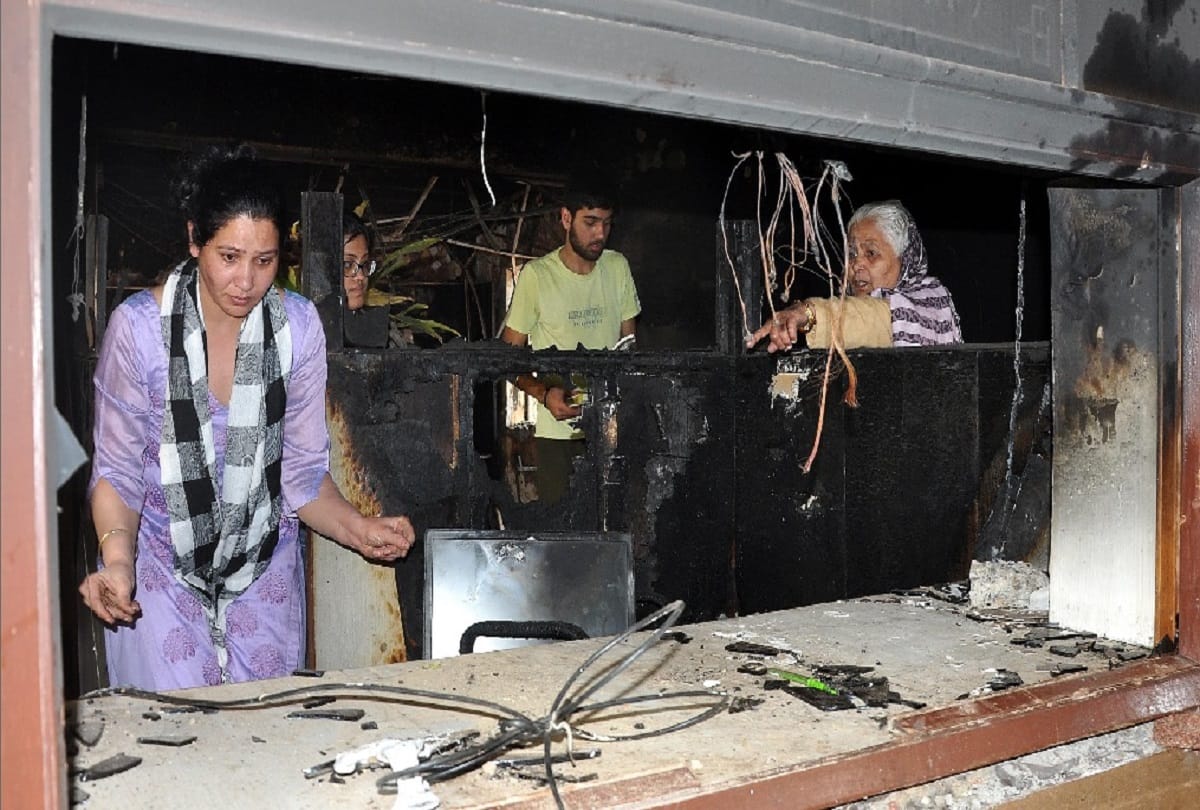 delhi violence shiv vihar school in Karawal Nagar mobs attacked petrol bomb