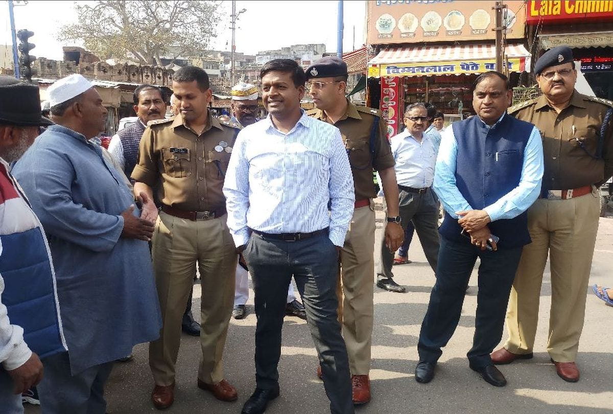 Juma Ki Namaj In High Security Dm and Ssp Agra At Places