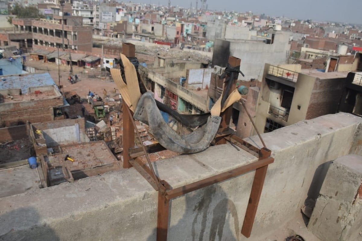 Delhi Violence: hooligans used bahubali's gulel during riots