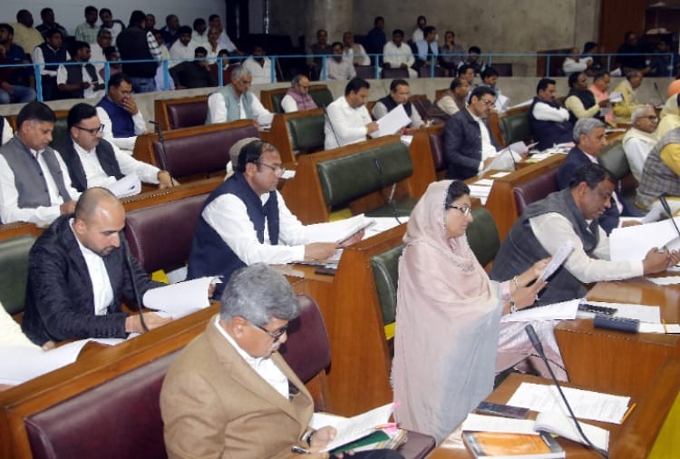 Ruckus in the Haryana Assembly at the rate of sugarcane