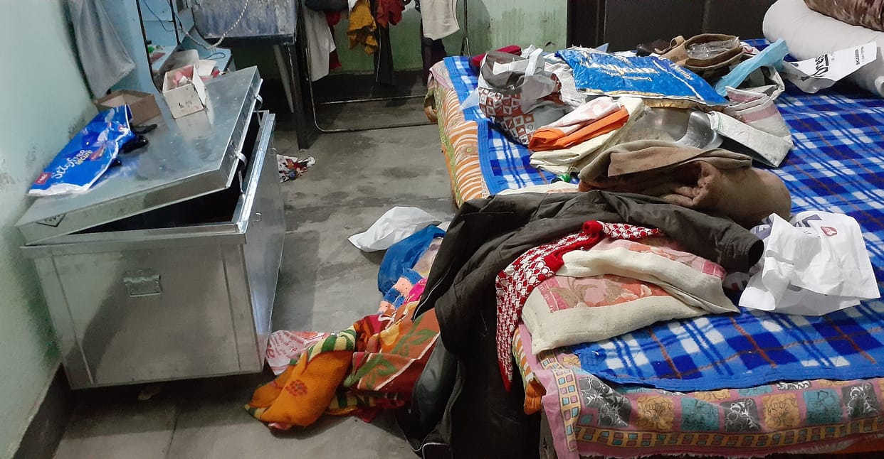 Lakhs stolen in Chandasi and Ilya
