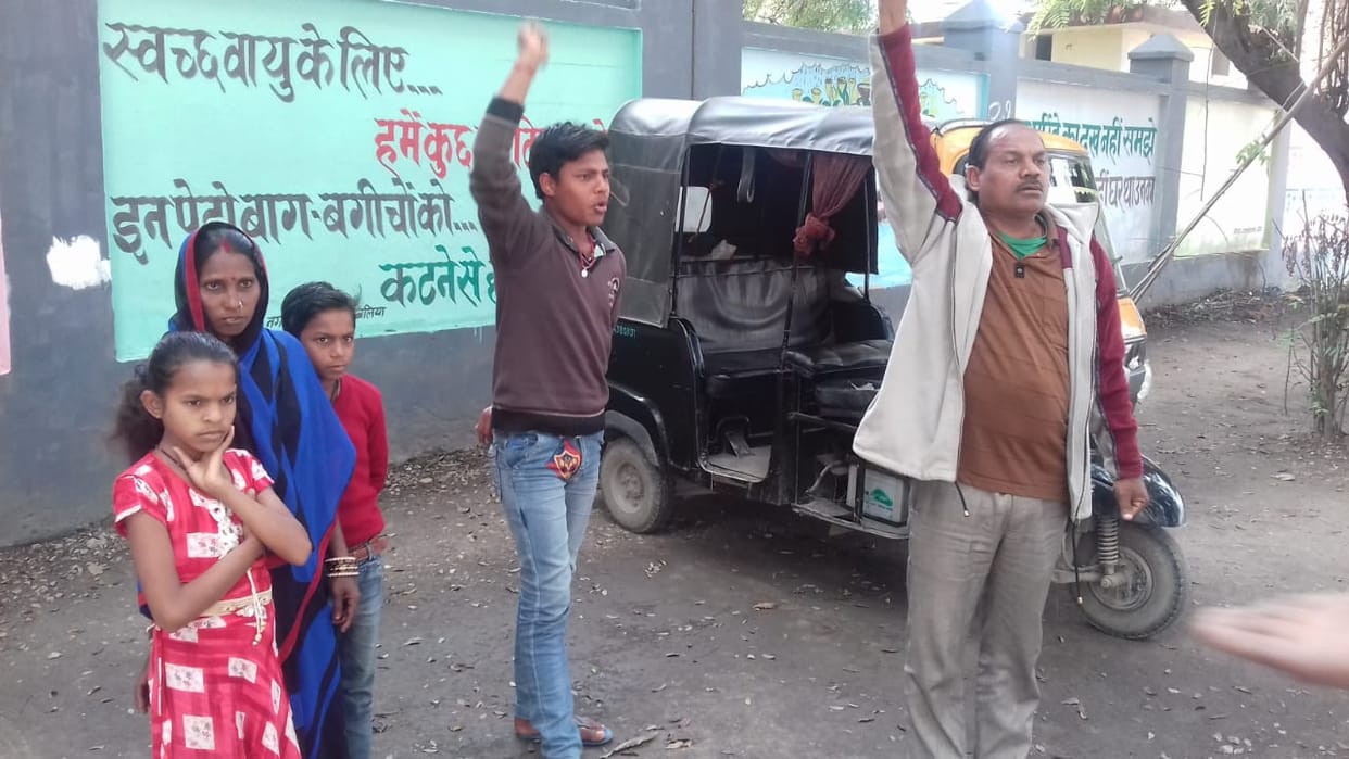 Angry at auto sealing, including family reached self-immolation