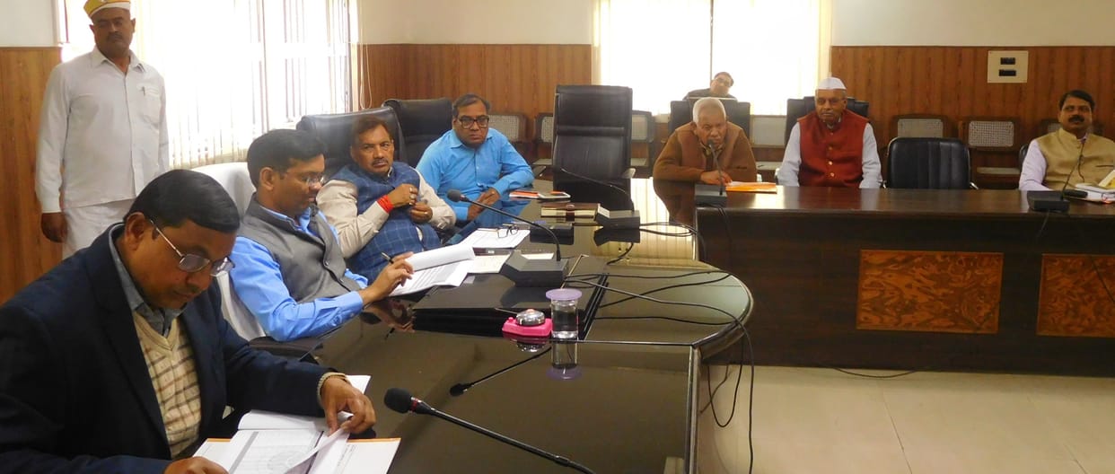Hathras: Instructions for action against Kotdars who are not distributing ration