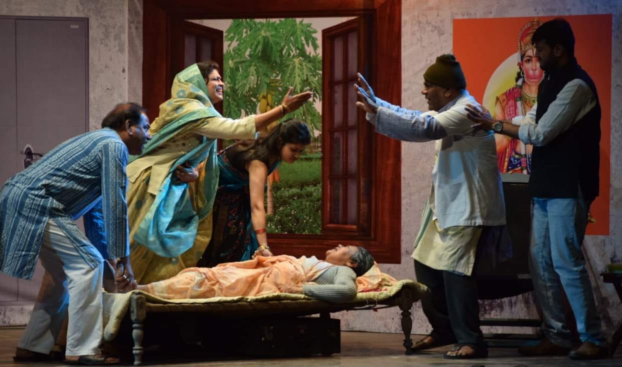 Comedy drama tickles its 'bets'