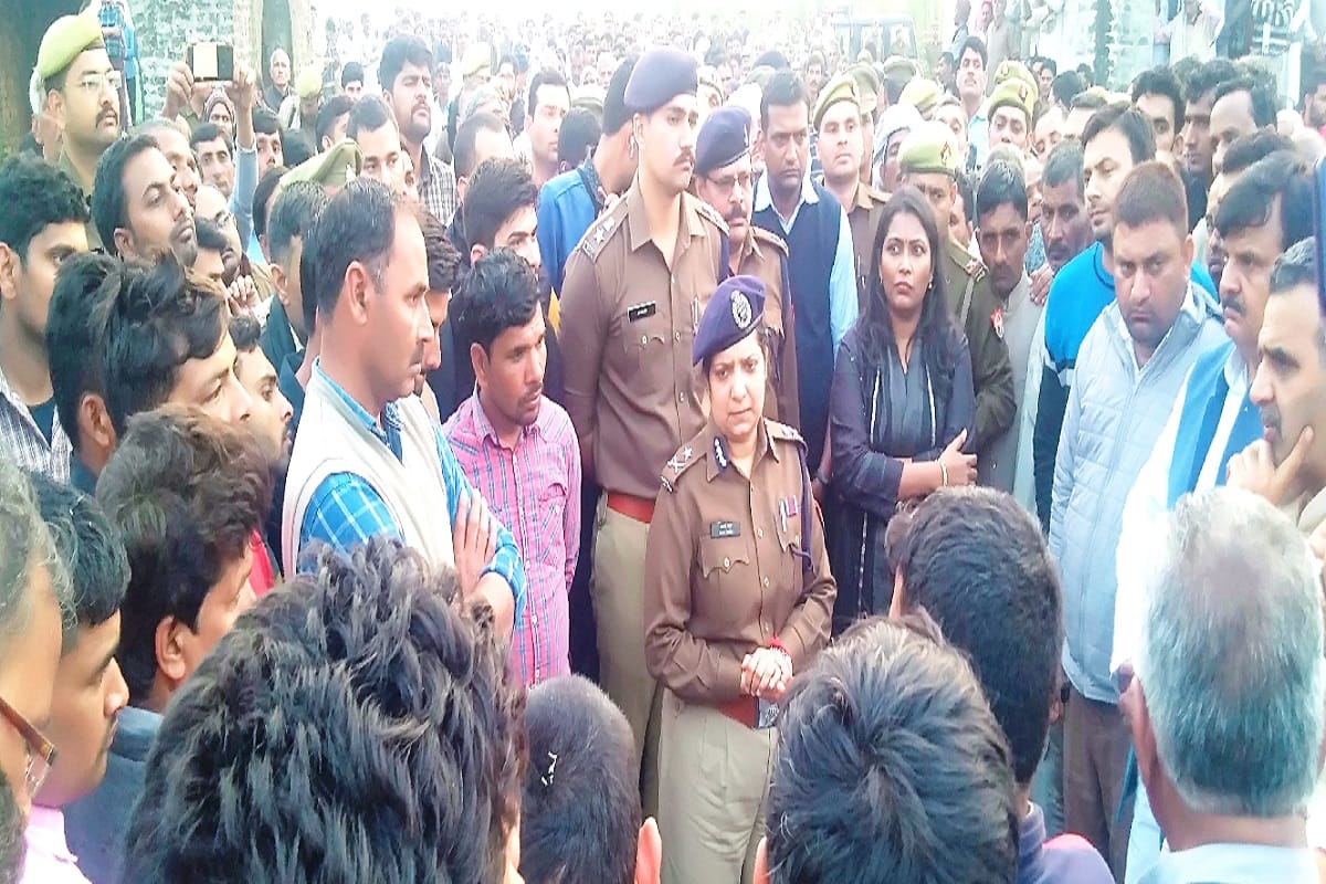 IB Constable Murder Case, Ankit Sharma was cremated in Etawah village of Muzaffarnagar