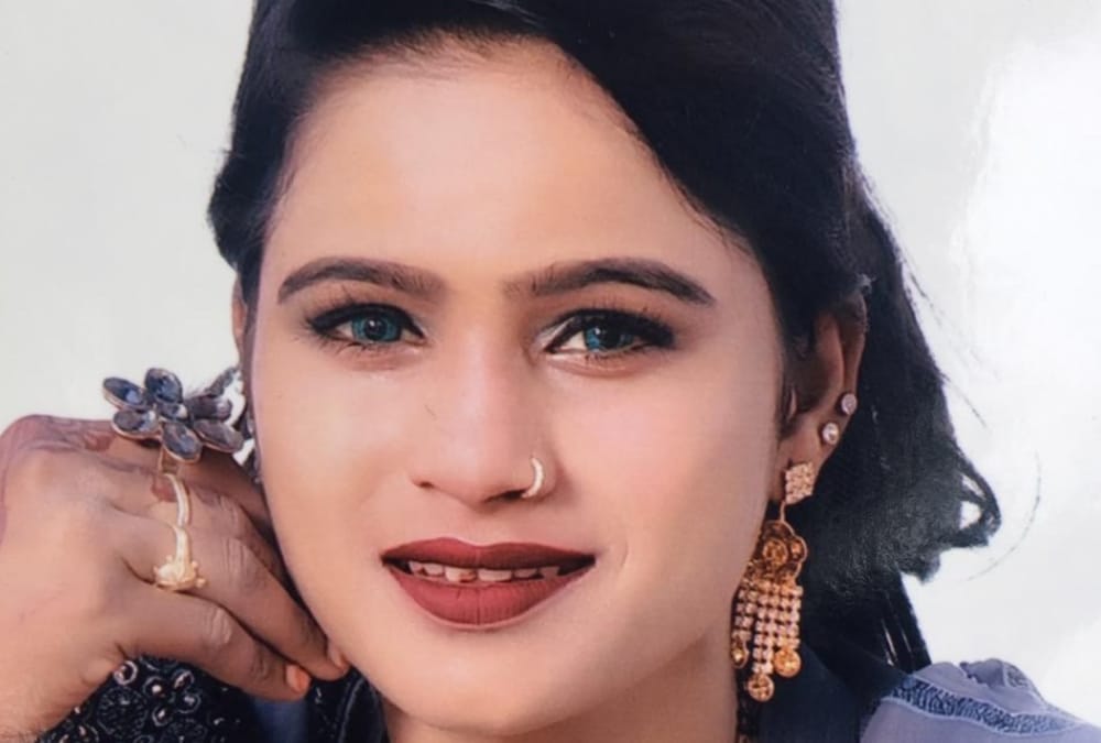 A girl who was missing her body found near railway track in malihabad.
