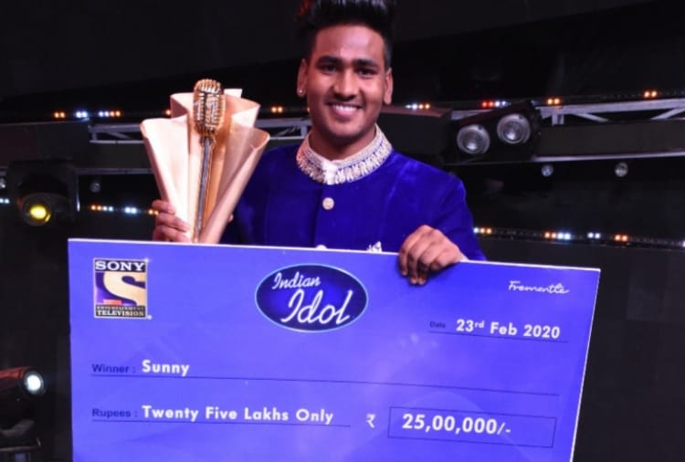 Indian Idol 11 winner Sunny hindustani reached at home got warm welcome