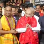 जगन्नाथ मंदिर में दर्शन कर बाहर निकलते गृहमंत्री अमित शाह