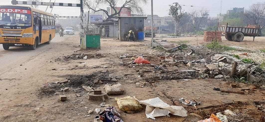 as soon as the notice was received, the khokha owners, who had been occupying the railway land for 25 years, removed t