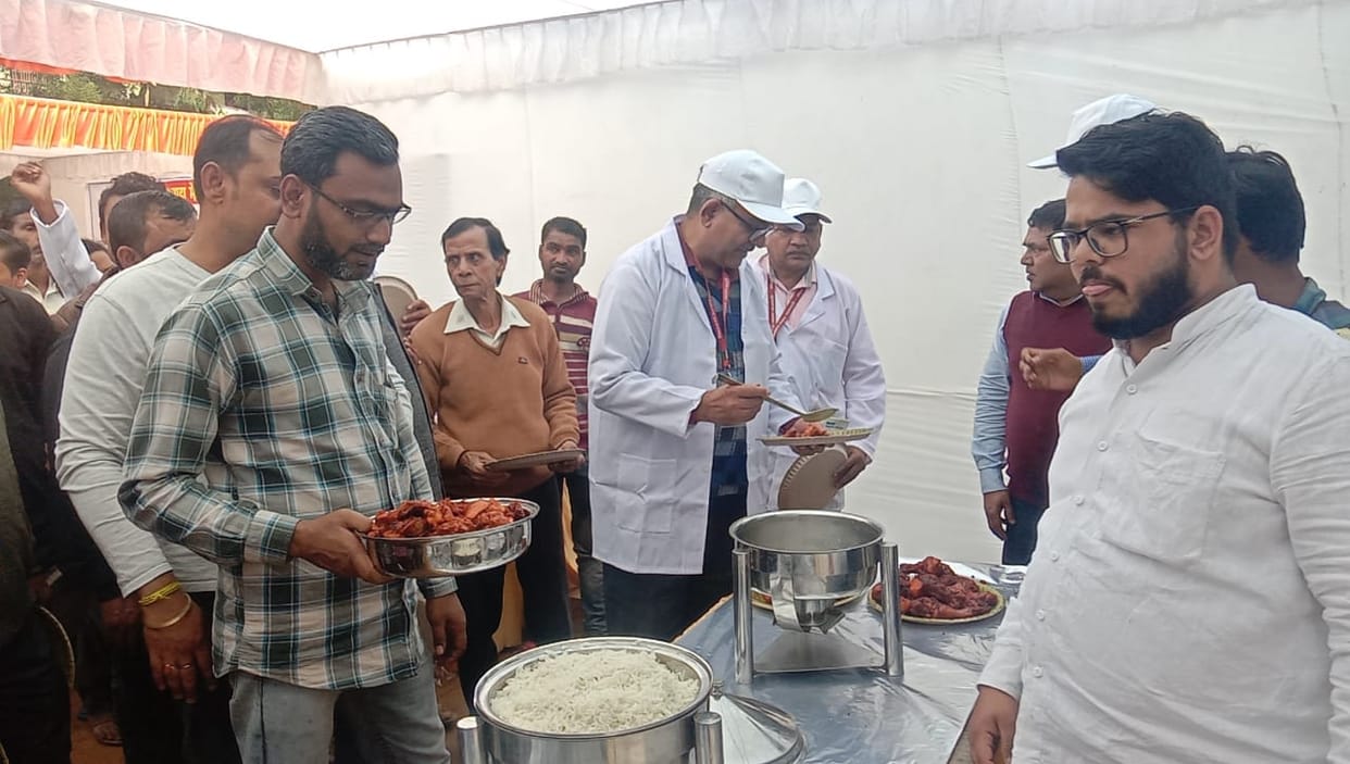 Chicken and egg fair held in Maldahiya Varanasi