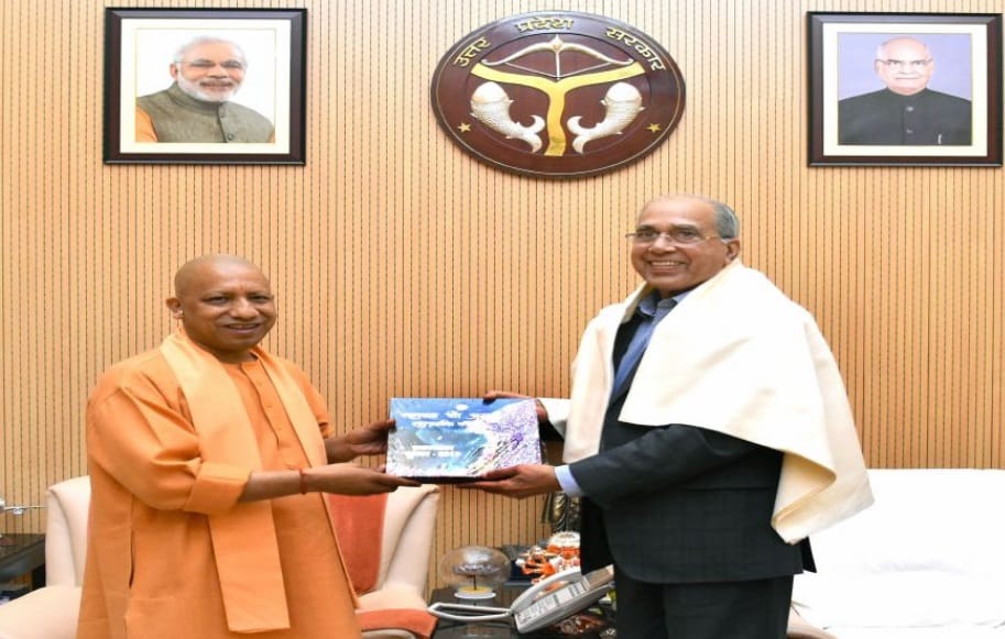 Nripendra Mishra met CM Yogi
