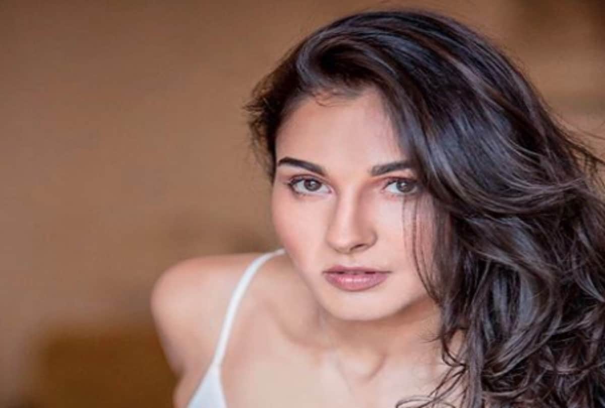 South actress Andrea Jeremiah says tired doing bedroom scenes