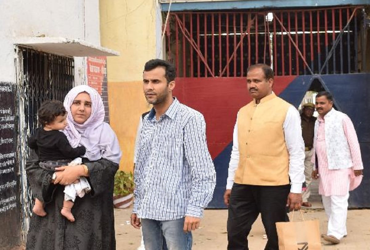 Azam Khan Abdullah Azam Tanzeen Fatma in Sitapur Jail lucknow