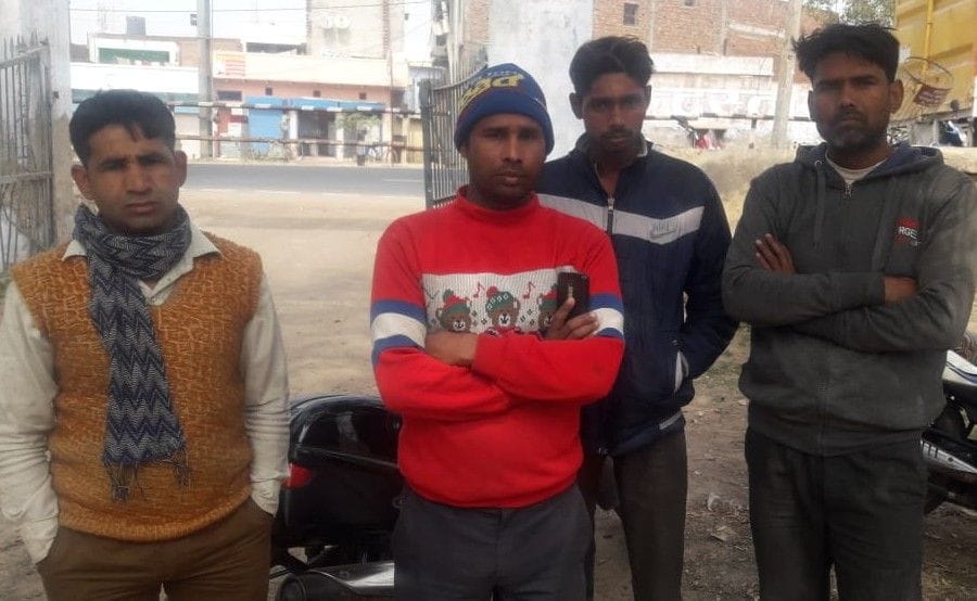 Hathras: E-rickshaw looted at night recovered in unclaimed condition
