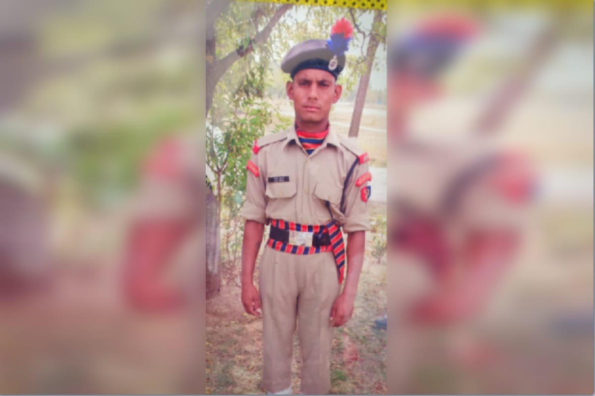 Bijnor News, BSF constable is death in West Bengal