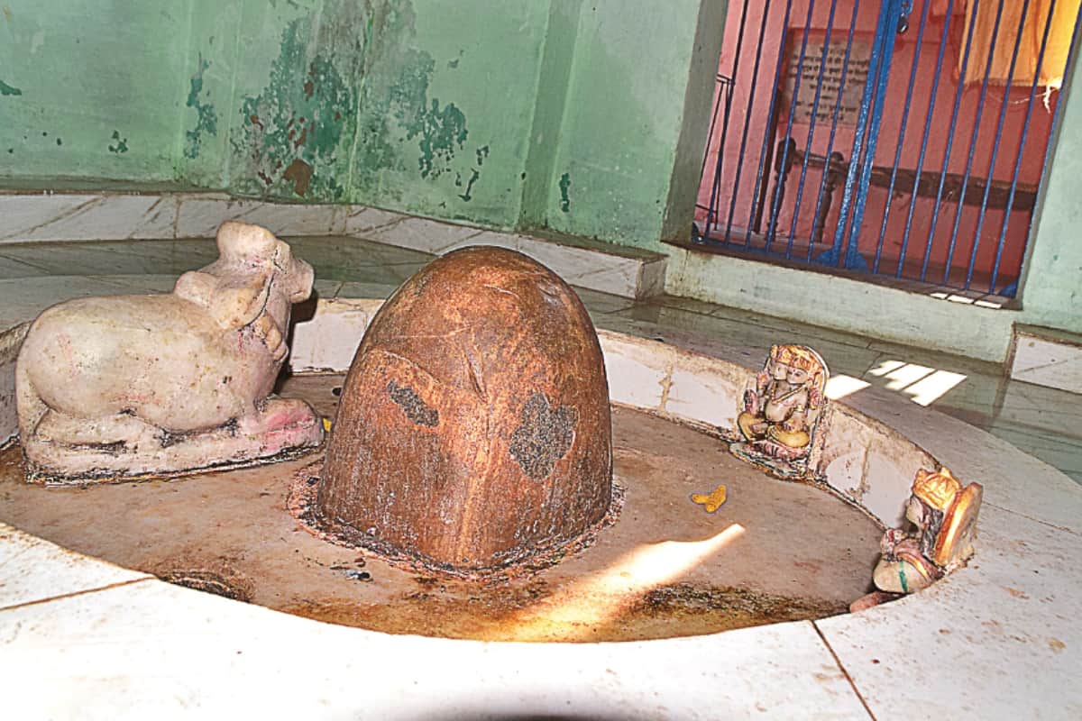 Know Famous Shiva Temple in Delhi You Must Visit in Sawan Check Details in Hindi