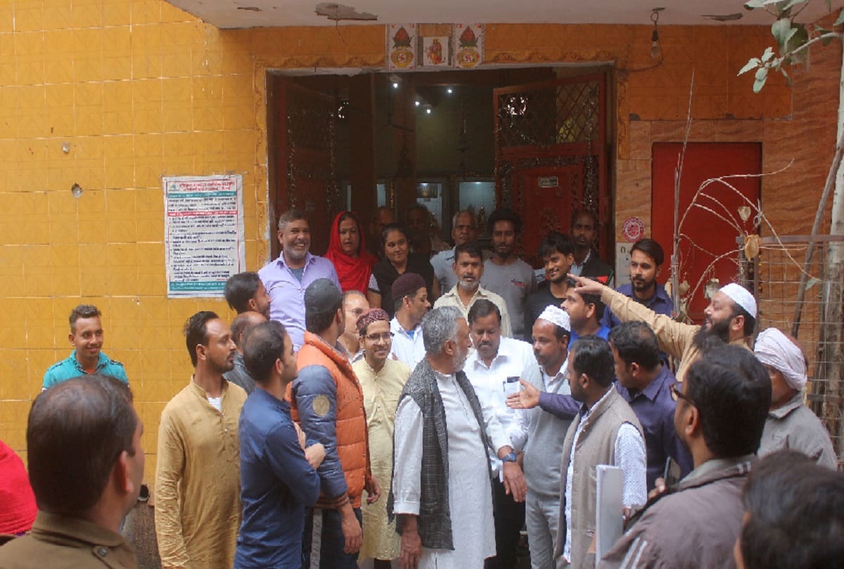 Some protected the mosque and some maintained the religion of humanity in delhi during riots