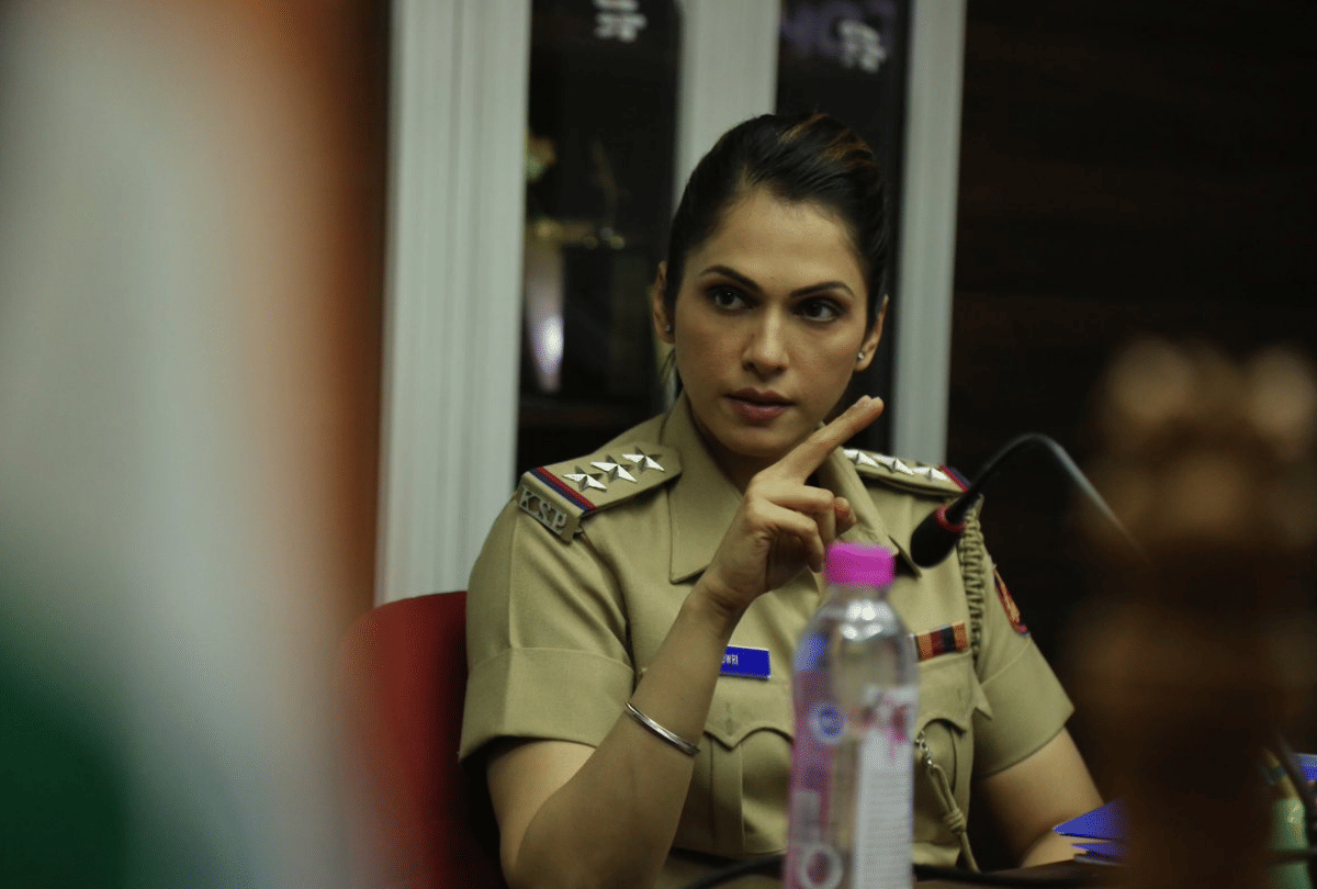 isha Koppikar comeback with new web series Serpent play cops opposite Neil Nitin Mukesh