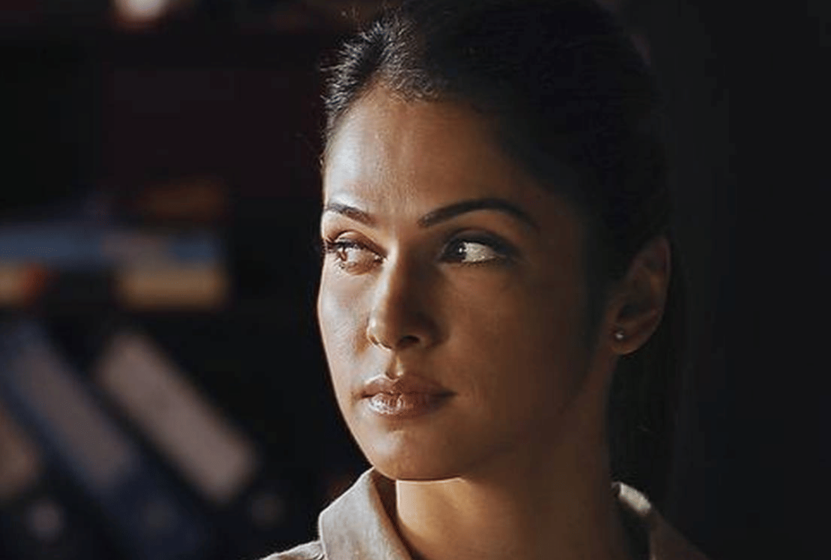 isha Koppikar comeback with new web series Serpent play cops opposite Neil Nitin Mukesh