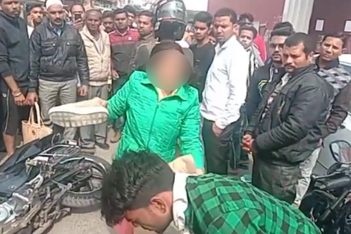 girl beaten a man after he Molestation of the student who came for high school exam in Meerut