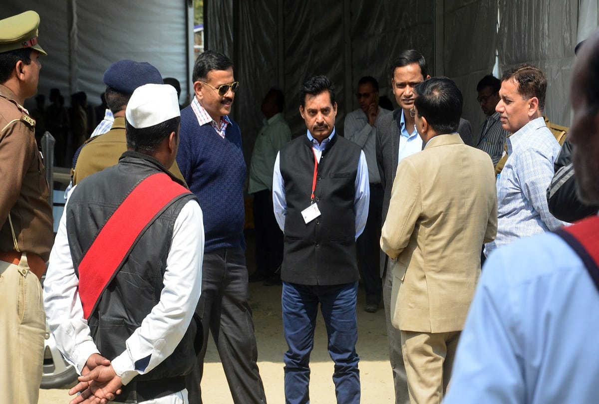 Rehearsal of Dummy Fleet in the circle of paramilitary in view of PM Modi's arrival in Prayagraj