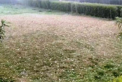 agra weather change due to rain and hail with winds