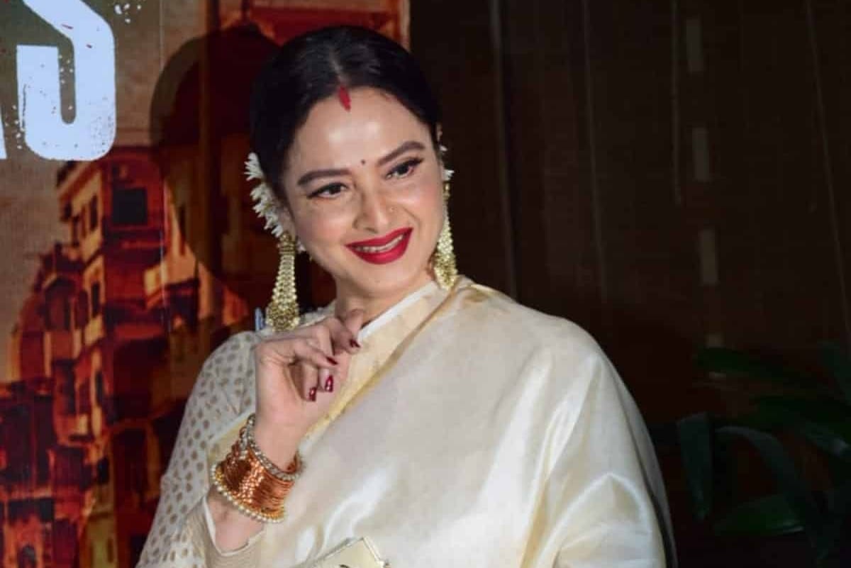 bollywood actress rekha lifestyle net worth car property and diet