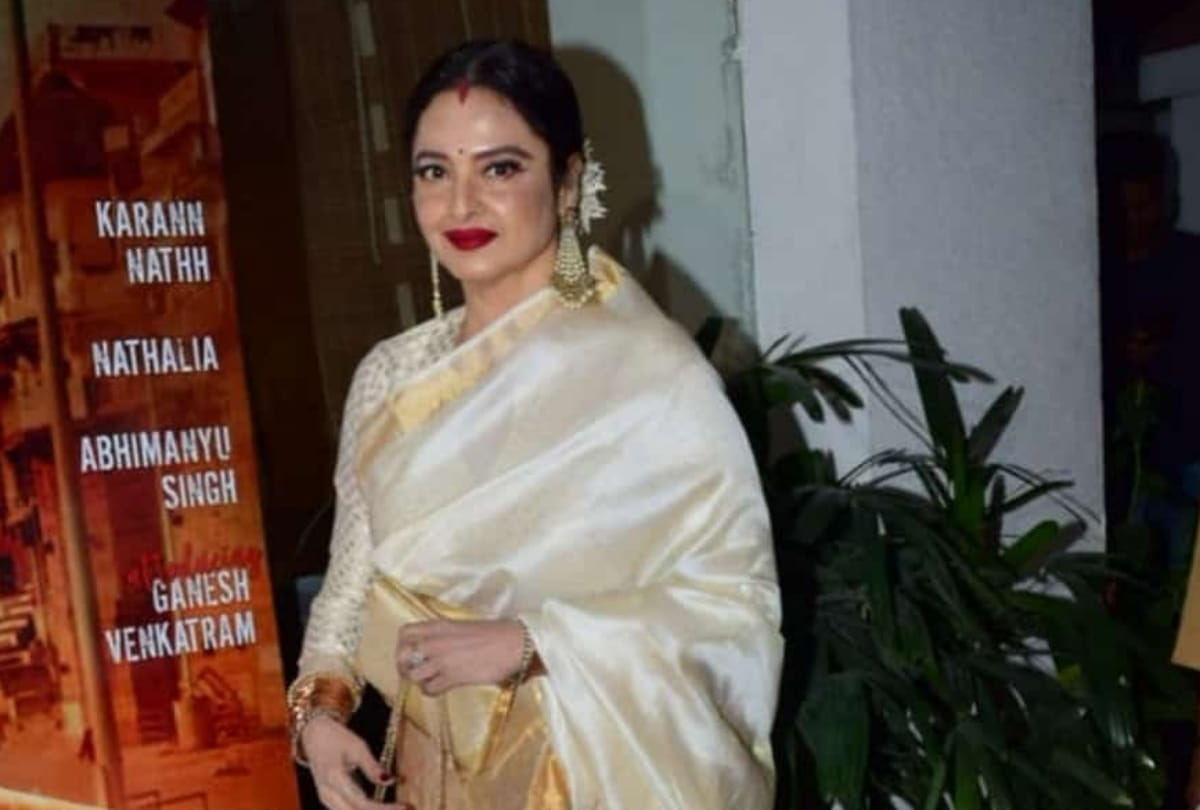 bollywood actress rekha lifestyle net worth car property and diet