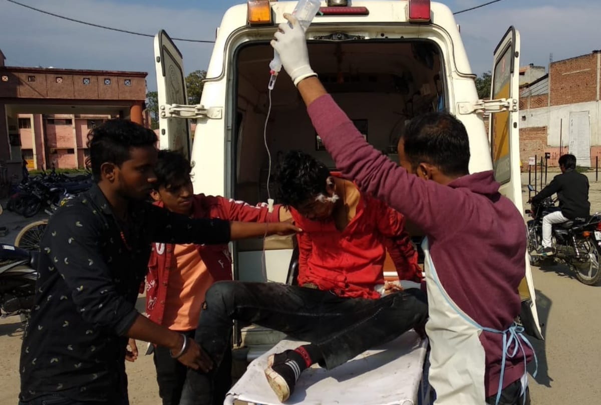 One killed and one injured in Road accident at Saint kabir nagar